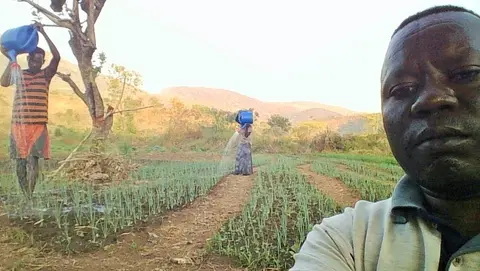 Irregation/ ሹንግርትም ዲሺድስ  ሥሶ ሥሶ  ሹንግርቶ  ናቕም ኹሽተን \ ሹንክርትን  የሚተከሉት  ጡዋት  ጡዋት  ለሹንክርት  ዎኃ  ያጣጣ። 